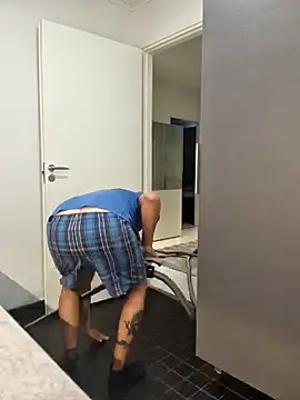 Snapshot of DarrenSullivanSlut chatting on February 2025 11:55:02 AM DarrenSullivanSlut online show from February 2025 11:55:02 AM