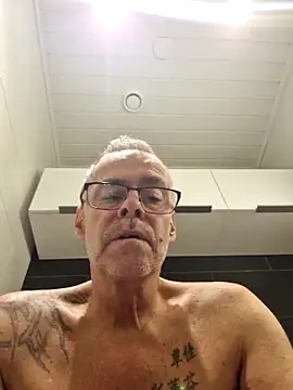 Snapshot of DarrenSullivanSlut chatting on September 2025 06:59:02 AM DarrenSullivanSlut online show from September 2025 06:59:02 AM