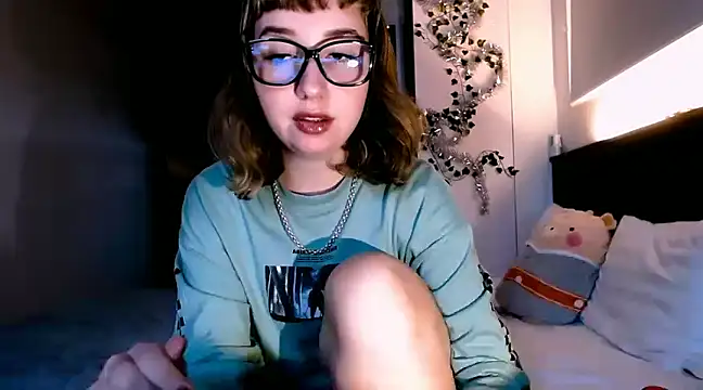 Snapshot of Cosmo_Riri chatting on December 2024 04:38:01 AM Cosmo Riri online show from December 2024 04:38:01 AM