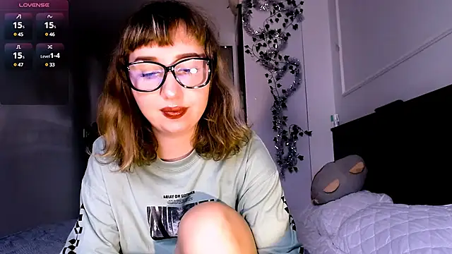 Snapshot of Cosmo_Riri chatting on January 2025 06:35:02 AM Cosmo Riri online show from January 2025 06:35:02 AM