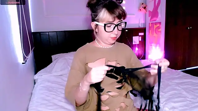 Snapshot of Cosmo_Riri chatting on September 2025 06:30:02 AM Cosmo Riri online show from September 2025 06:30:02 AM