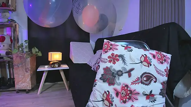 Cuttiealice online show from February 2025 03:49:01 PM