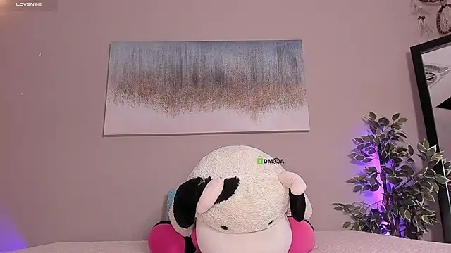 Briana Wells  online show from October 2025 01:21:02 PM