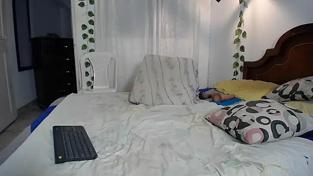 ivonne  hott1 online show from February 2026 07:08:01 PM