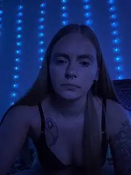 LuvLaceyXXO online show from April 2026 03:04:02 AM