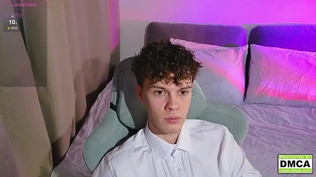 cute thomas online show from February 2026 03:06:01 PM