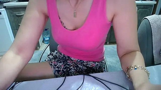 Snapshot of AmazingBitch chatting on June 2026 05:50:02 PM AmazingBitch online show from June 2026 05:50:02 PM