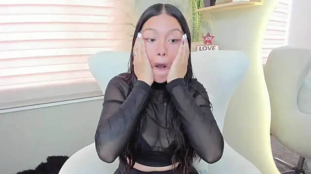 julieta evans  online show from November 2025 09:48:02 PM