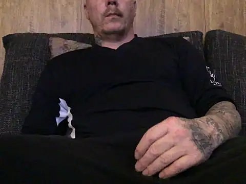 Snapshot of steveindahouse chatting on February 2025 05:50:01 PM steveindahouse online show from February 2025 05:50:01 PM