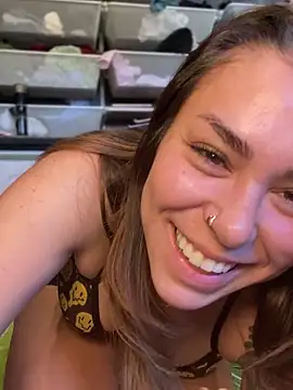 LeaGambit   online show from December 2024 09:48:01 PM