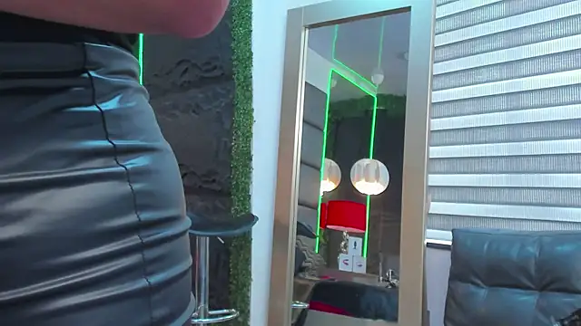 AllissaBrowm online show from June 2026 06:51:02 PM
