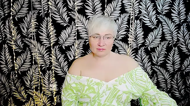 Snapshot of Olivia_playful chatting on June 2026 10:04:01 AM Olivia playful online show from June 2026 10:04:01 AM