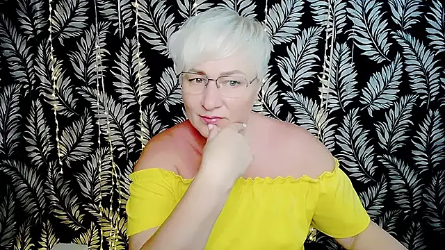 Snapshot of Olivia_playful chatting on June 2026 10:02:02 AM Olivia playful online show from June 2026 10:02:02 AM