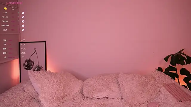 Snapshot of annie24_evans chatting on January 2025 12:35:01 AM annie24 evans online show from January 2025 12:35:01 AM