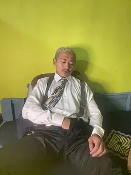 Satinshirt1992 online show from March 2026 03:51:01 PM