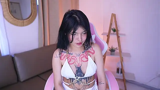 dianebleu online show from November 2025 12:27:02 PM