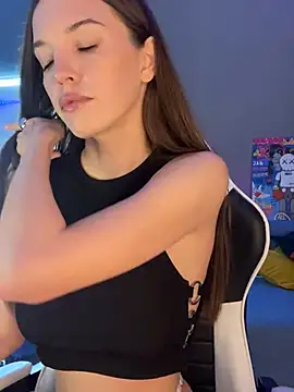 julia fly online show from December 2024 12:06:01 PM