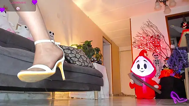 charlize legs online show from October 2025 11:15:01 PM