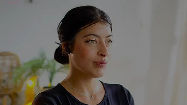 anabelcurvy online show from April 2026 05:15:02 PM