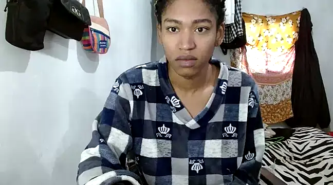 angelamarie1 online show from February 2025 12:45:02 PM