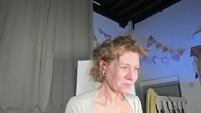 Snapshot of Lola_Belgium chatting on March 2025 09:15:02 PM Lola Belgium online show from March 2025 09:15:02 PM