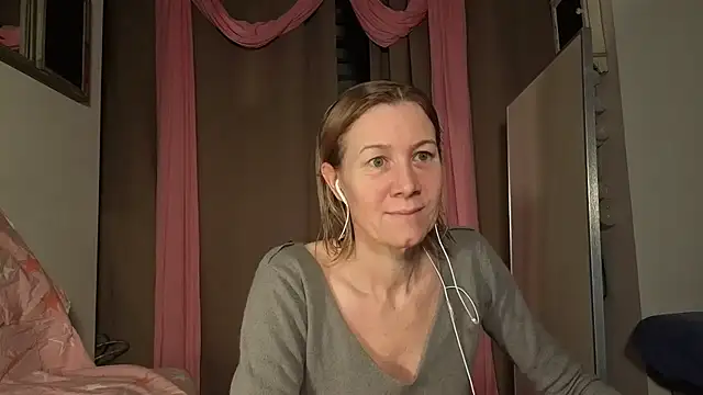 Snapshot of Lola_Belgium chatting on February 2026 07:13:01 AM Lola Belgium online show from February 2026 07:13:01 AM