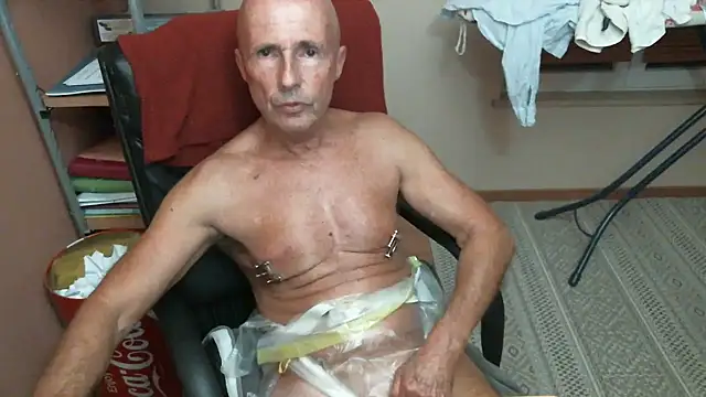 Snapshot of olibrius71 chatting on November 2025 08:25:02 PM olibrius71 online show from November 2025 08:25:02 PM