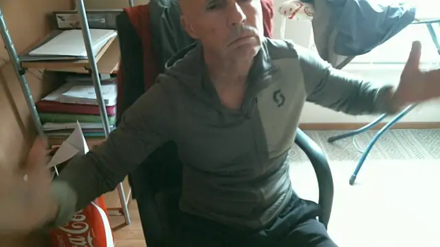 Snapshot of olibrius71 chatting on January 2026 01:13:01 PM olibrius71 online show from January 2026 01:13:01 PM