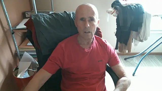 Snapshot of olibrius71 chatting on February 2026 01:12:02 PM olibrius71 online show from February 2026 01:12:02 PM