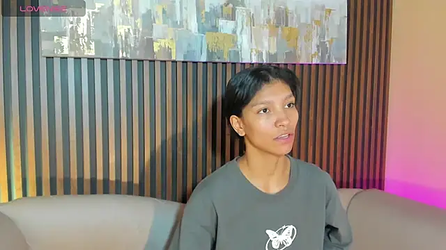 LauraAristizabal online show from October 2025 12:38:02 PM