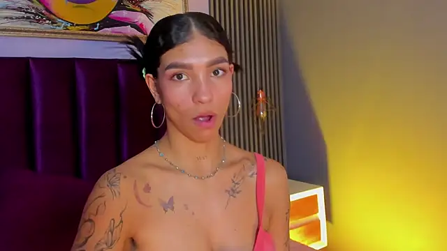 LauraAristizabal online show from April 2026 07:07:02 PM