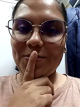 Snapshot of kittylu__ chatting on April 2026 08:43:01 PM kittylu online show from April 2026 08:43:01 PM
