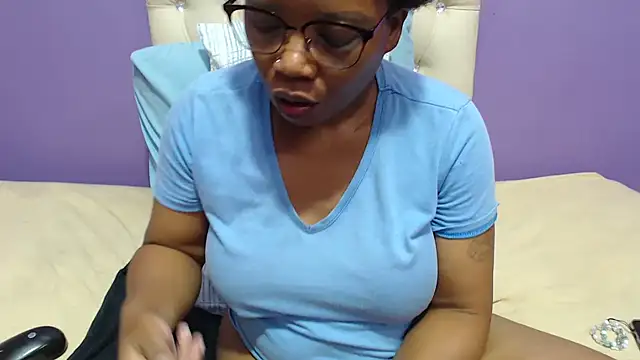 PeachAss4UU online show from February 2025 03:28:02 PM