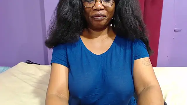 Snapshot of PeachAss4UU chatting on June 2026 05:45:02 AM PeachAss4UU online show from June 2026 05:45:02 AM