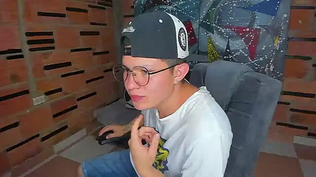 patrik 027 online show from February 2025 05:21:02 PM