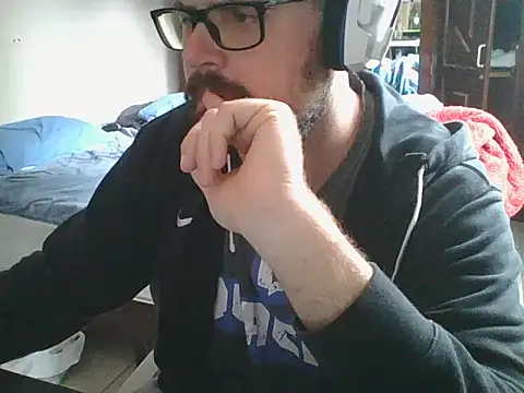 Snapshot of SuyNey chatting on October 2025 02:14:01 PM SuyNey online show from October 2025 02:14:01 PM