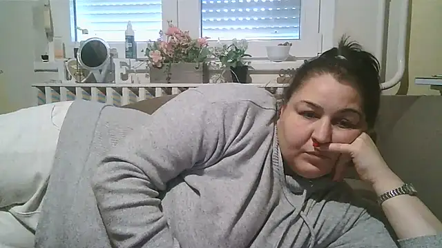 Snapshot of Mileva88 chatting on December 2024 02:10:01 PM Mileva88 online show from December 2024 02:10:01 PM