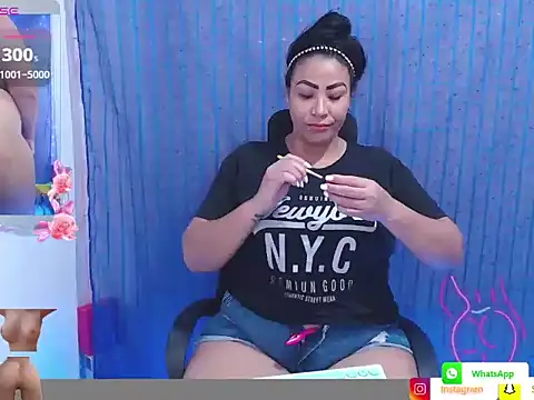 Snapshot of mature_beautifull chatting on May 2026 02:07:01 AM mature beautifull online show from May 2026 02:07:01 AM
