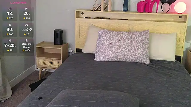CharlotteDoe online show from July 2026 12:23:01 PM