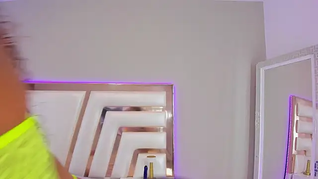 Aisharhodes00 online show from February 2026 09:09:02 PM