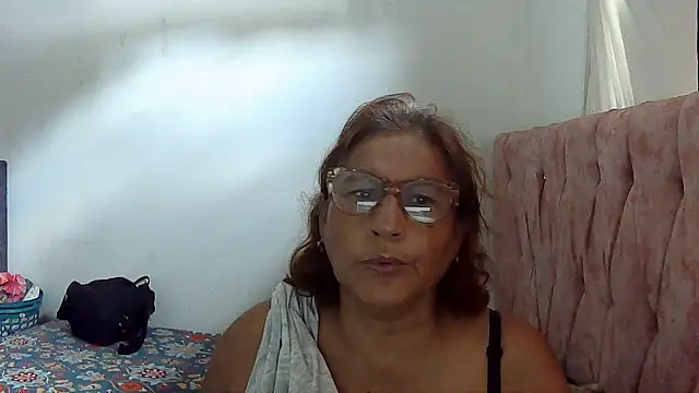 Snapshot of charrysexy1 chatting on February 2026 02:22:02 PM charrysexy1 online show from February 2026 02:22:02 PM