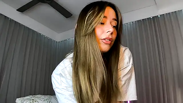 SashaJade  online show from January 2026 11:20:01 PM