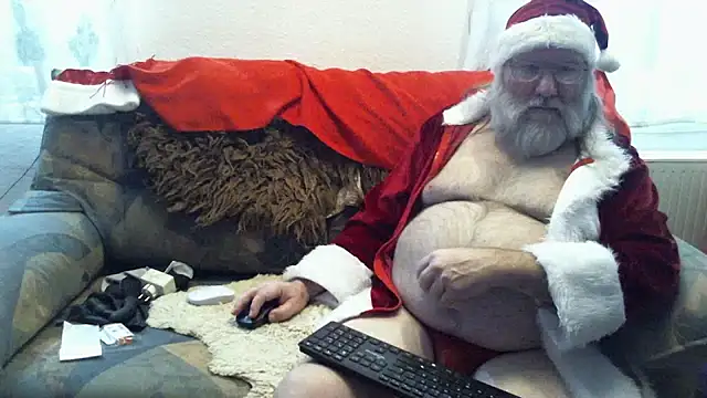 Snapshot of SexySantaC chatting on December 2024 08:08:01 PM SexySantaC online show from December 2024 08:08:01 PM
