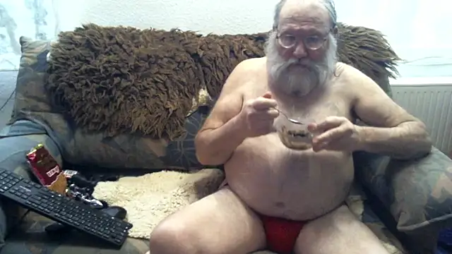 Snapshot of SexySantaC chatting on January 2025 08:29:01 PM SexySantaC online show from January 2025 08:29:01 PM