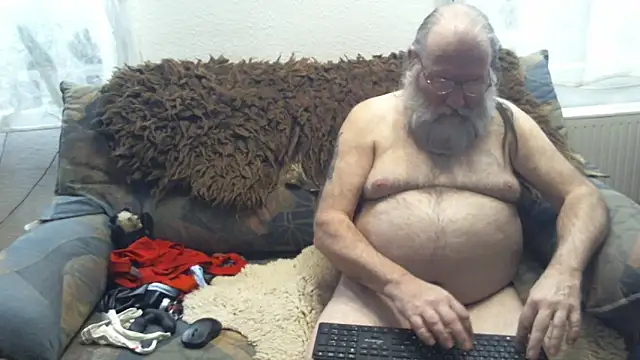 Snapshot of SexySantaC chatting on January 2025 05:23:02 PM SexySantaC online show from January 2025 05:23:02 PM
