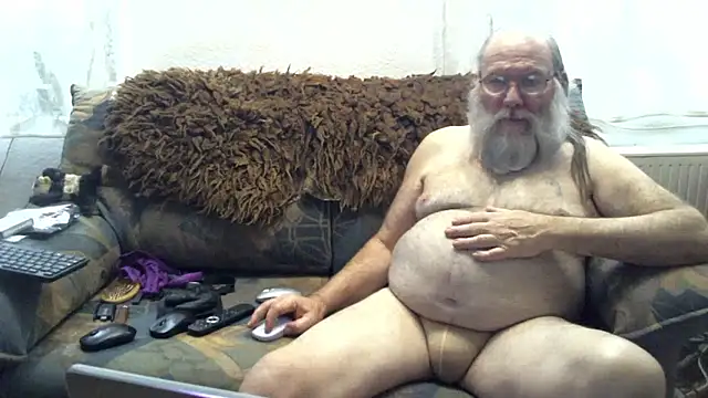Snapshot of SexySantaC chatting on March 2025 06:44:02 PM SexySantaC online show from March 2025 06:44:02 PM