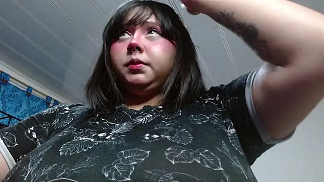 Snapshot of litlle_cat chatting on June 2026 06:37:02 AM litlle cat online show from June 2026 06:37:02 AM