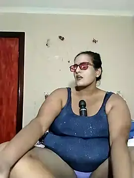 NWC4LYF online show from April 2026 07:07:02 PM