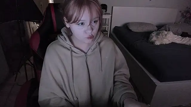 Snapshot of LisaLaas chatting on February 2025 08:24:01 PM LisaLaas online show from February 2025 08:24:01 PM