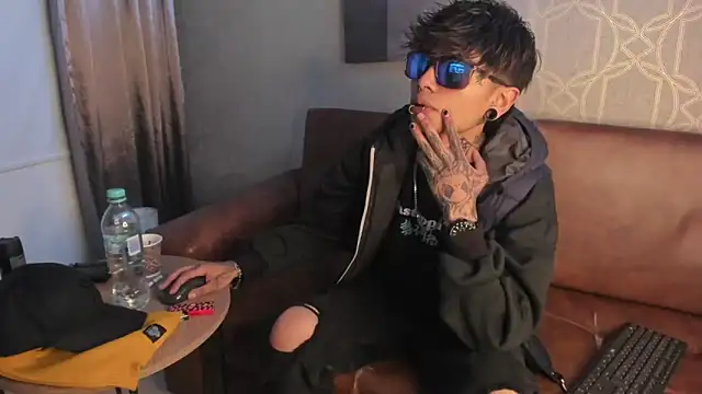 AcidMilo online show from December 2024 01:06:01 PM